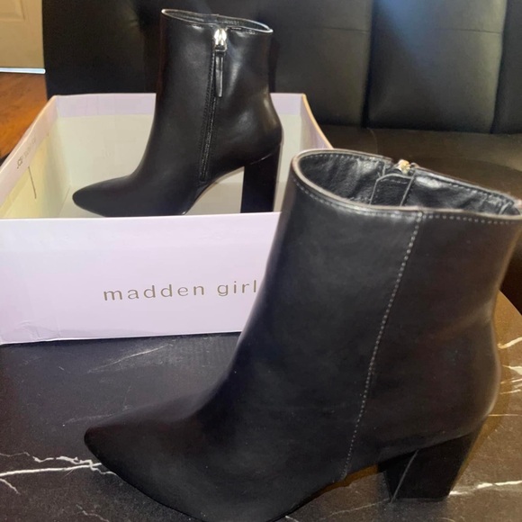 Black Ankle Boots - Picture 4 of 5